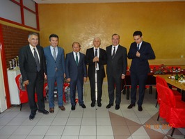Zajednička fotografija direktora Udruženja sa ambasadorom i atašeima Turske ambasade