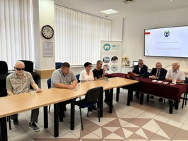 Snimak sa dodjele mobitela slijepim osobama, sa gostima iz Grada Sarajeva